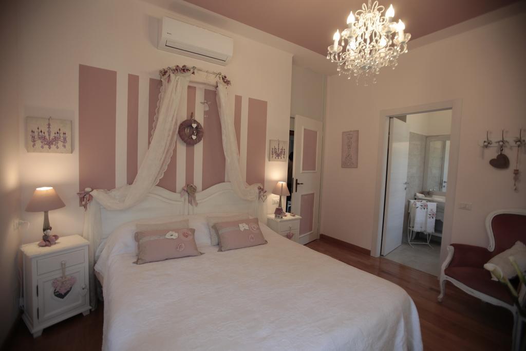 B&B La Casa Di Pamela Casciago Exterior photo