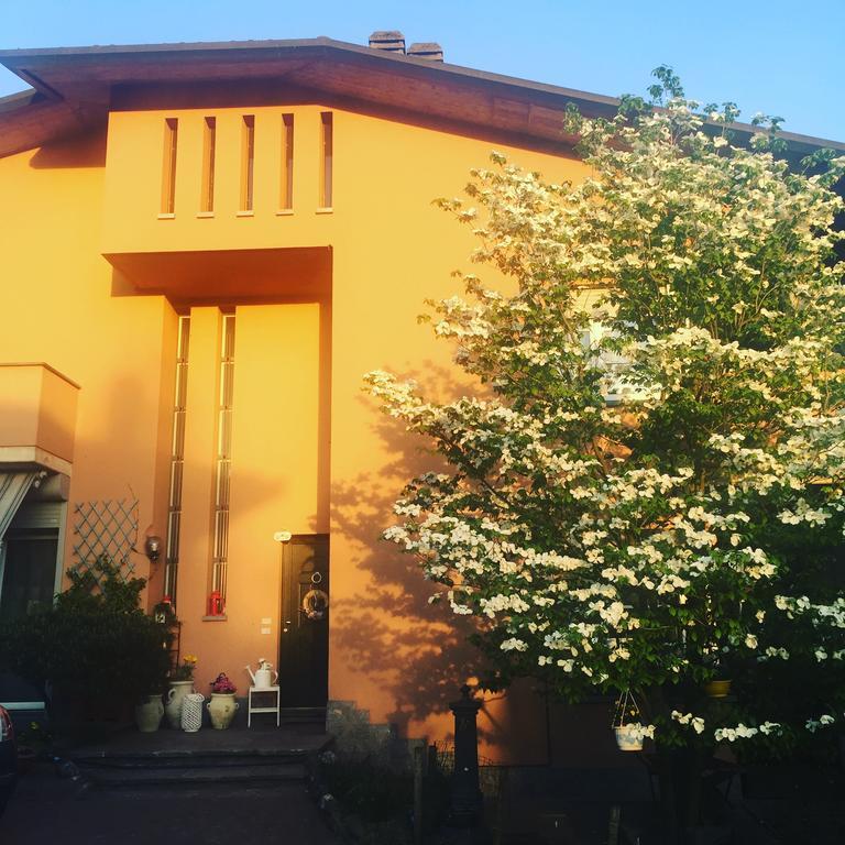 B&B La Casa Di Pamela Casciago Exterior photo